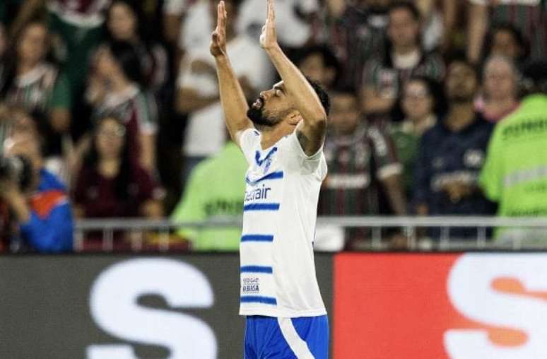 Rodrigo Ferreira /Cruzeiro - Legenda: Fabrício Bruno fez o primeiro gol contra o Fluminense