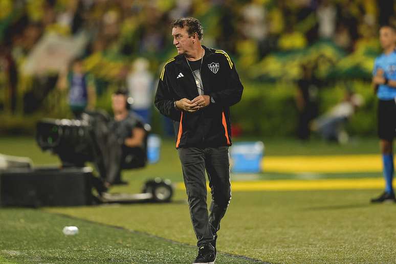 T&eacute;cnico Cuca comentou caso de racismo que Caio Paulista sofreu no intervalo da partida &ndash;