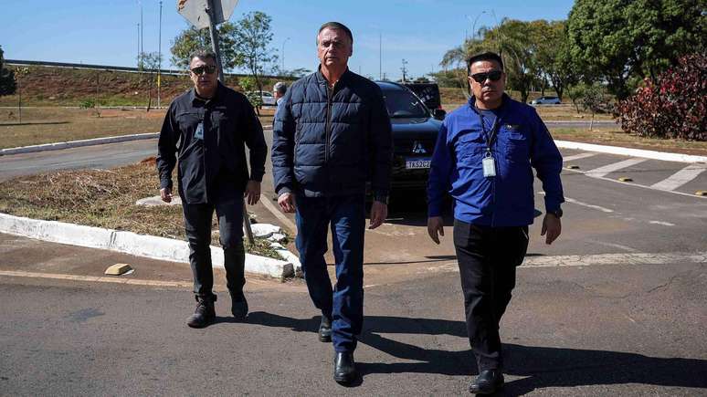 Bolsonaro chega &agrave; sede da Secretaria de Administra&ccedil;&atilde;o Penitenci&aacute;ria em Bras&iacute;lia para colocar tornozeleira eletr&ocirc;nica