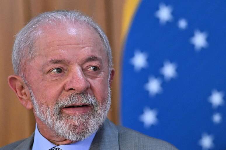 Lula criticou Trump e Bolsonaro em pronunciamento na TV