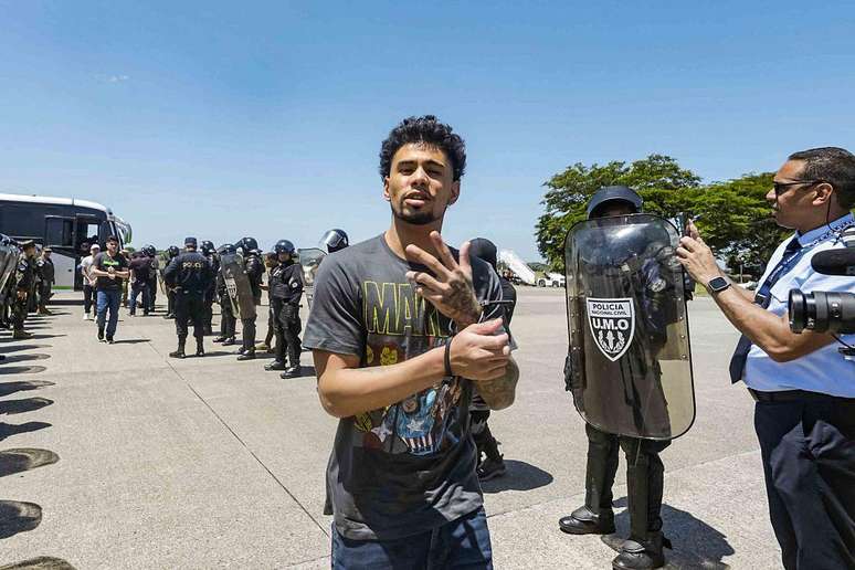 Segundo especialistas, o retorno de migrantes venezuelanos ao seu país coloca em questão os antecedentes criminais atribuídos a eles pelo governo Trump.