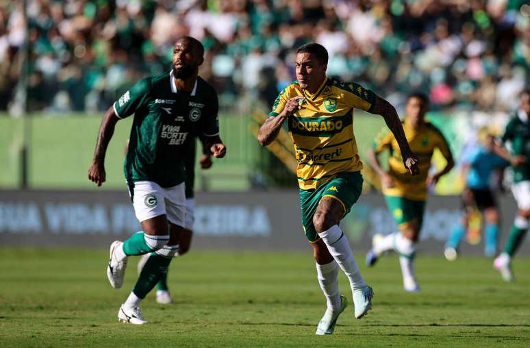 Goi&aacute;s vence o Cuiab&aacute; e segue na lideran&ccedil;a da S&eacute;rie B &ndash;