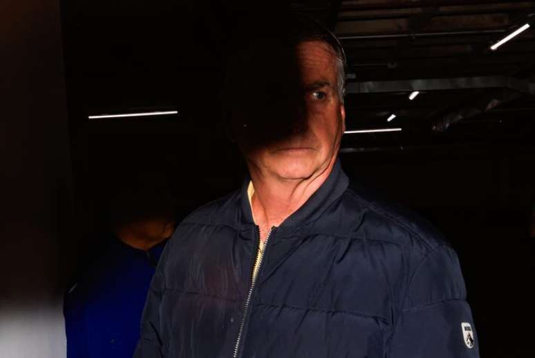Ex-presidente foi alvo de mandado da Polícia Federal e está usando tornozeleira eletrônica.
