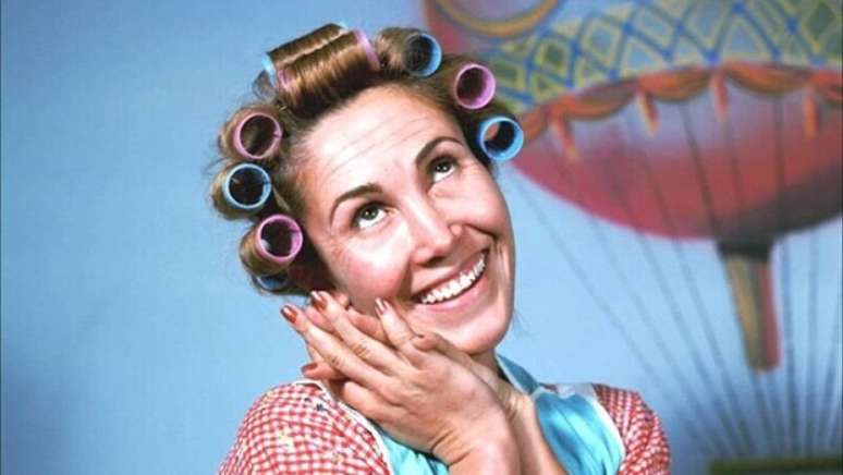 Dona Florinda, personagem de Florinda Meza em 'Chaves'; atriz publicou comunicado a respeito de acusações presentes em série indicando que Roberto Bolaños teria traído sua mulher com ela
