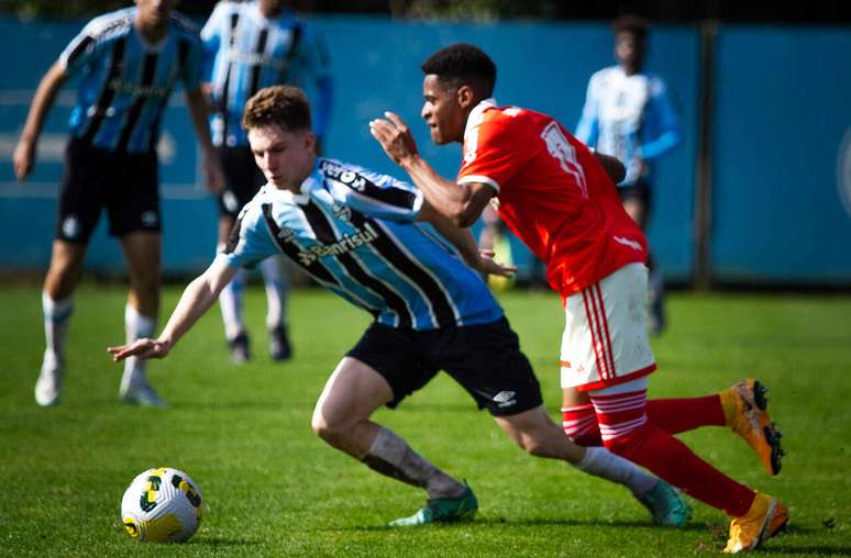 Kevin Quiñones berperan melawan Grêmio oleh U-20-