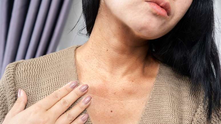 How to avoid the “turkey neck”? 7 essential treatments