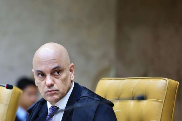 Moraes says that Eduardo Bolsonaro “intensified the illegal conduct” after the measures against the former president
