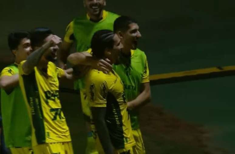 Missol lies and rolls and makes 3-0 to the apathetic Santos