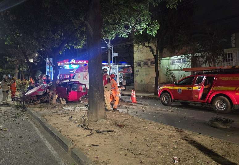 O Corpo de Bombeiros divulgou imagens do ocorrido