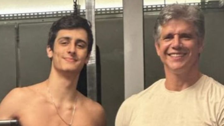 Filho mais velho do ator Márcio Garcia surpreende ao mostrar corpo definido