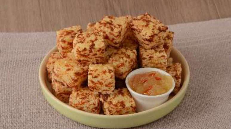 Tapioca Dadinho with pineapple jelly with pepper: learn to make delicacy