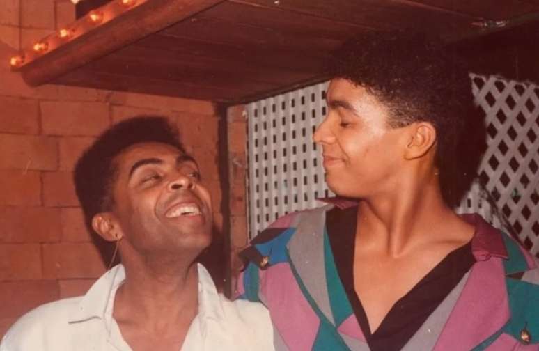 Gil com o filho, Pedro, vítima de acidente de carro aos 19 anos