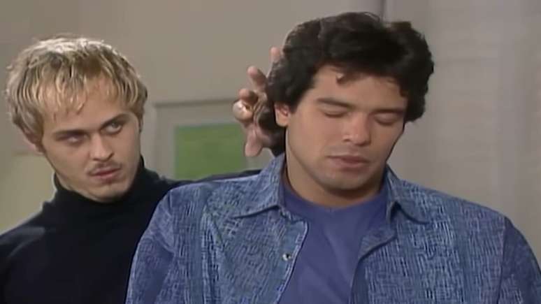 Alexandre (Guilherme Fontes) e Téo (Maurício Mattar) em 'A Viagem'