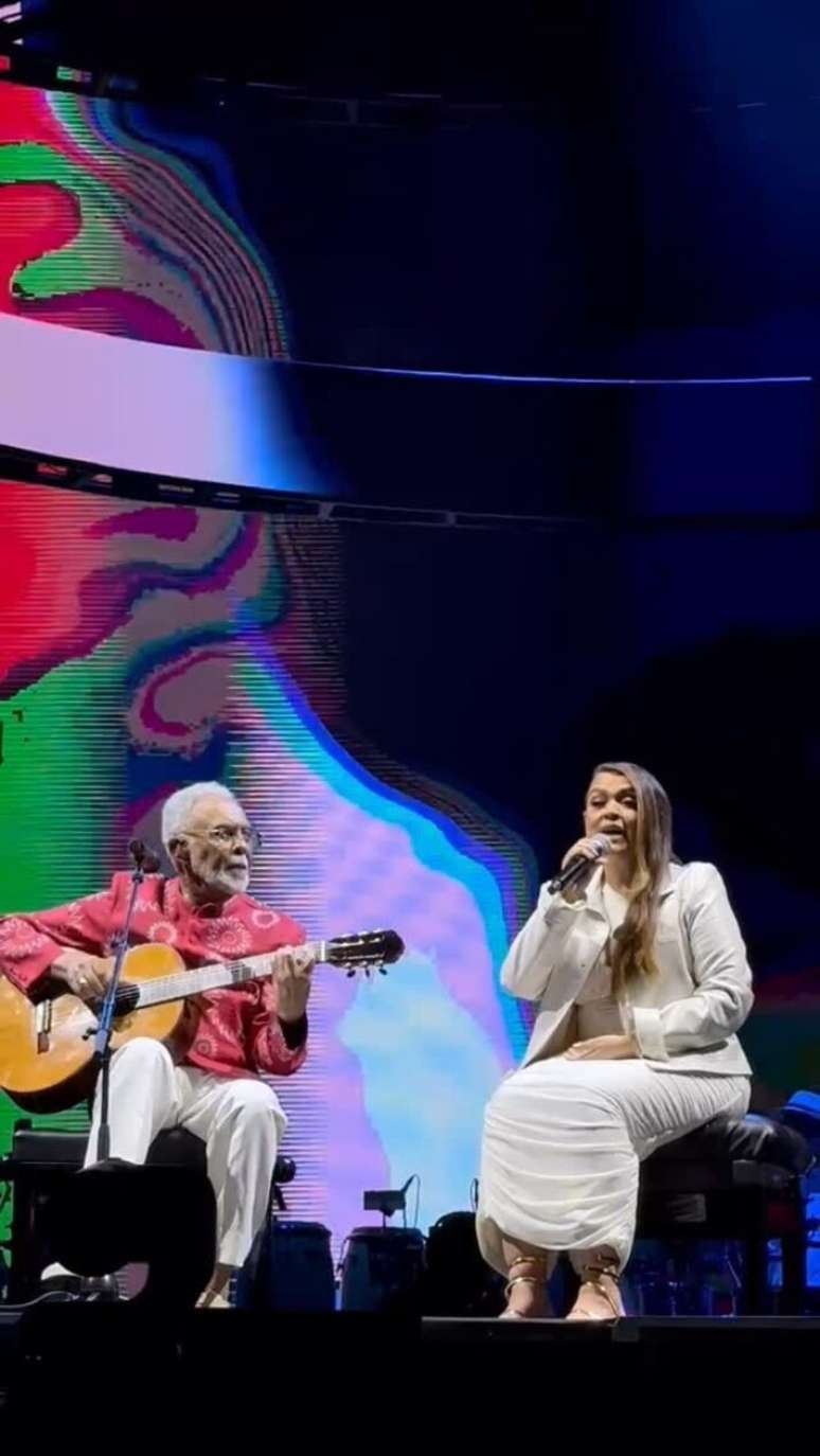 Gilberto Gil sings with his black daughter Gil in SP Gilberto Gil sings with his black daughter Gil in SP