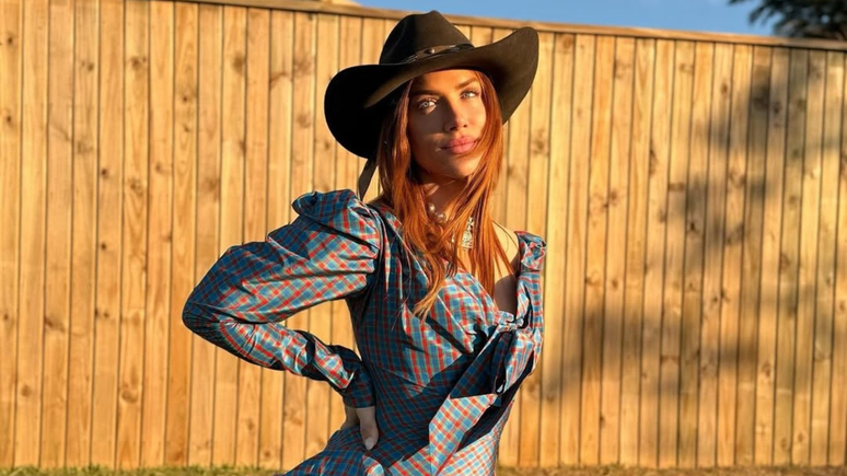Julina Party: Giovanna Ewbank wears a dress like Marquezina
