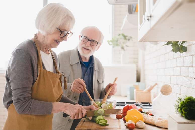 Kitchen utensils should be arranged at the height of life and the eyes of the elderly Kitchen utensils should be arranged at the height of life and the eyes of the elderly