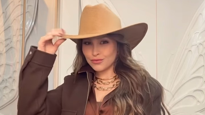 Carla Diaz wears the country in Julina Party: “development look”
