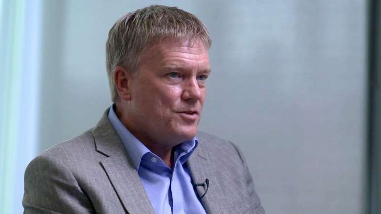 Richard Horne, CEO do NCSC, afirma que as empresas precisam refor&ccedil;ar sua seguran&ccedil;a cibern&eacute;tica