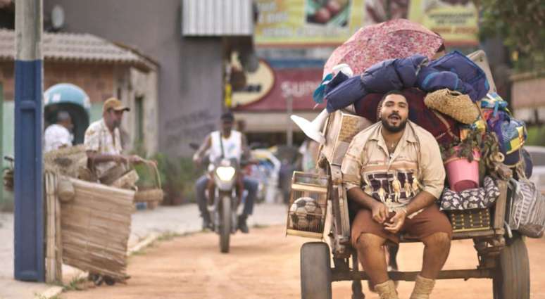 Paulo Vieira em Pablo e Luisão, da Globoplay. Sucesso no streaming, teve um episódio exibido na televisão aberta e segunda temporada confirmada.