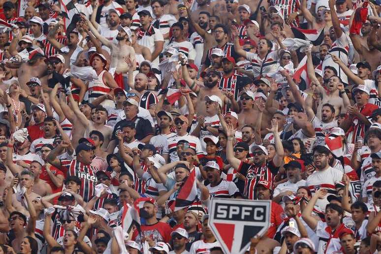 Corinthians denuncia cantos homof&oacute;bicos da torcida do S&atilde;o Paulo no cl&aacute;ssico &ndash;