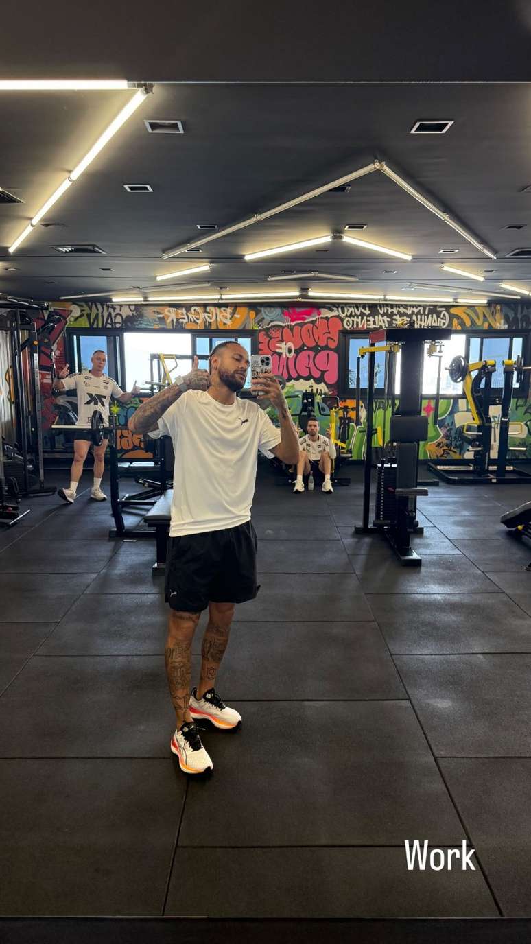 Neymar memposting pelatihan foto di rumah sebelum aktivitas Santos di CT Rei Pelé