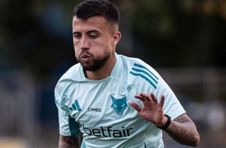 Recovery from an injury, Matheus Henrique returns to the training on the field in Cruzeiro