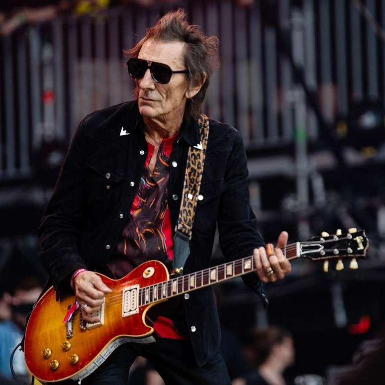 Ronnie Wood, dos Rolling Stones, durante sua participa&ccedil;&atilde;o no palco
