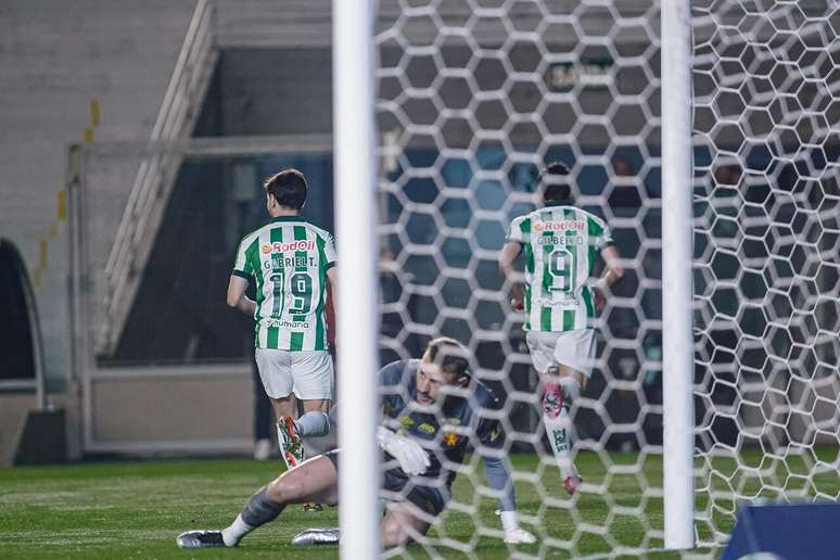 Juventude tenta sair da zona de rebaixamento &ndash;