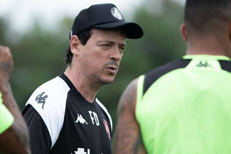 Diniz durante treinamento no Vasco