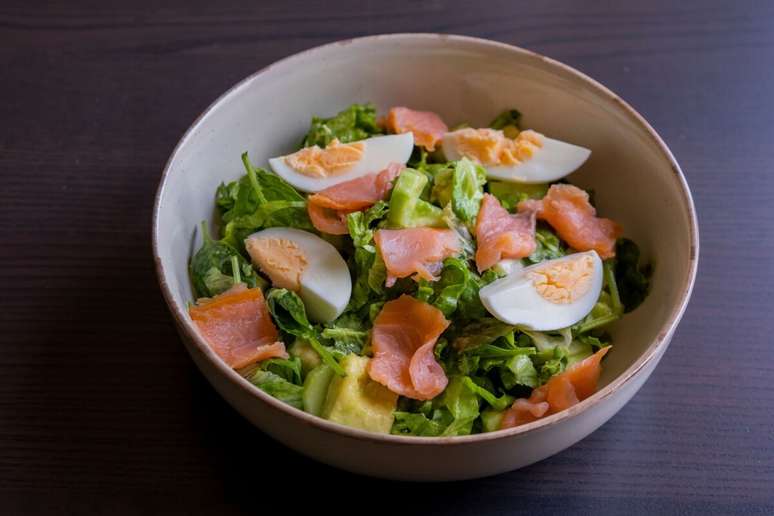 Salad with salmon, egg and avocado 