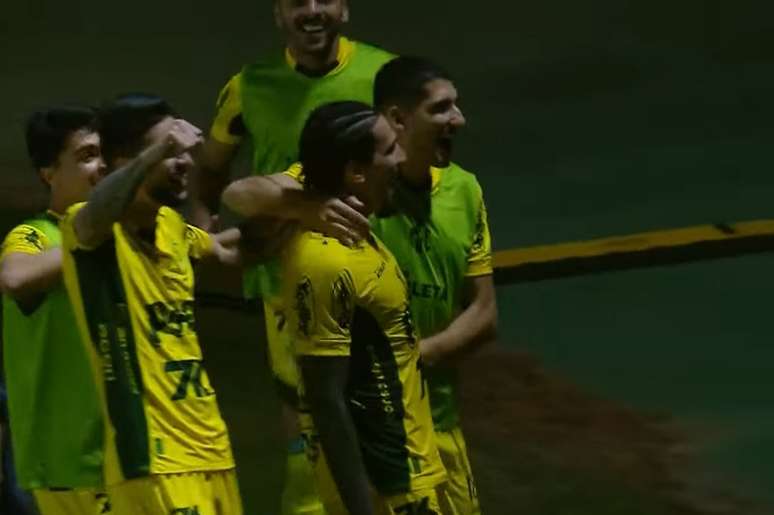O Submarino Amarelo do interior paulista &eacute; a sensa&ccedil;&atilde;o do campeonato &ndash;