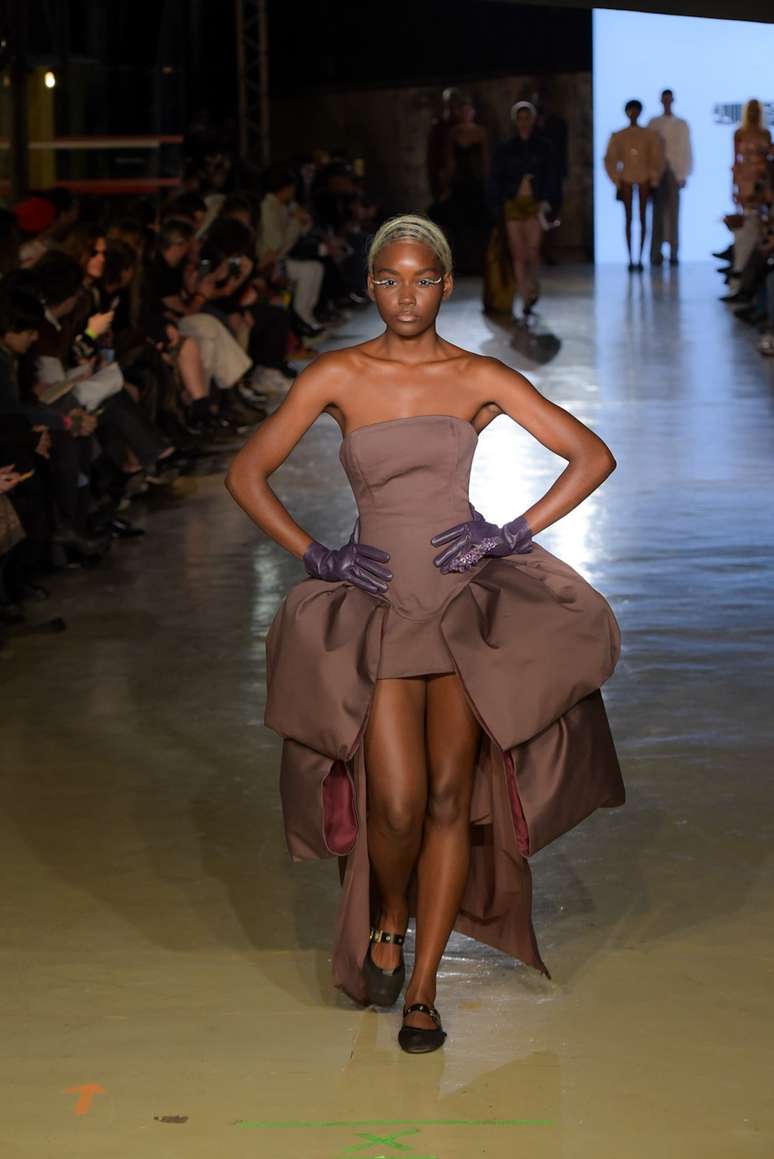 Desfile de Guilhereme Dutra 