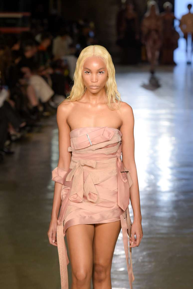 Desfile de Guilhereme Dutra 