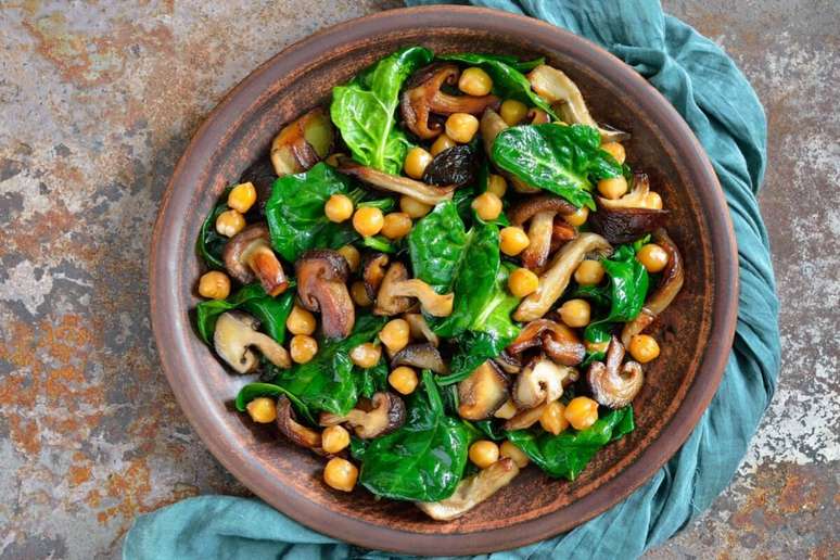 Spinach, chickpea and mushrooms salad Spinach, chickpea and mushrooms salad