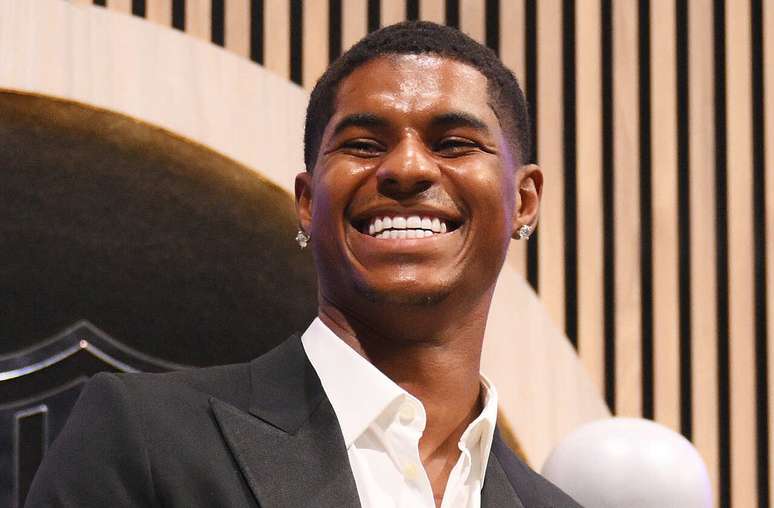 Marcus Rashford esbanjou sorriso ap&oacute;s apresenta&ccedil;&atilde;o e recep&ccedil;&atilde;o de luxo no Barcelona &ndash; (Photo by David Ramos/Getty Images)