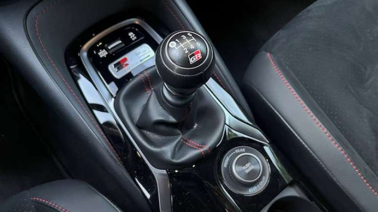 C&acirc;mbio manual de seis marchas tem engates e rela&ccedil;&otilde;es mais curtas