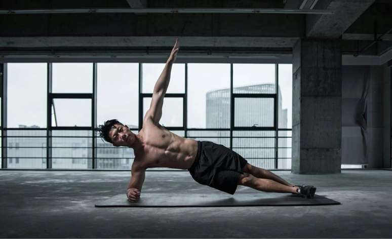 Many believe that losing fat and gaining muscles at the same time is impossible: they are wrong