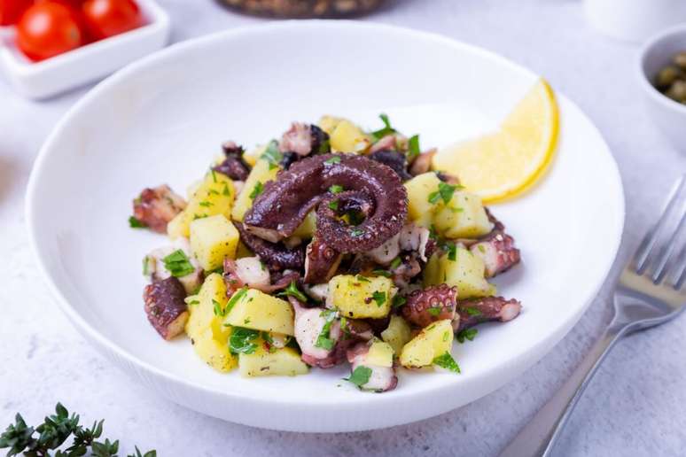 5 hot salads rich in protein for lunch 5 hot salads rich in protein for lunch