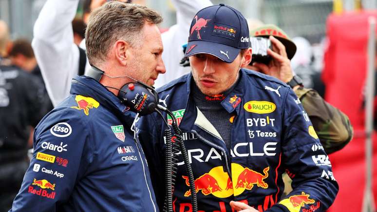 Christian Horner e Max Verstappen durante GP em 2023