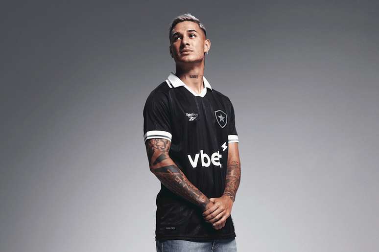 Imagem do novo uniforme do Botafogo &ndash;