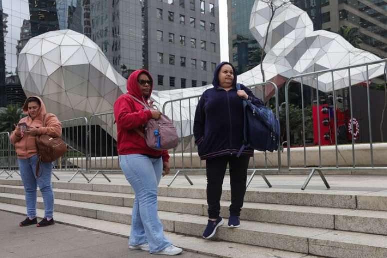 Registro de mais um dia de muito frio na cidade de São Paulo.