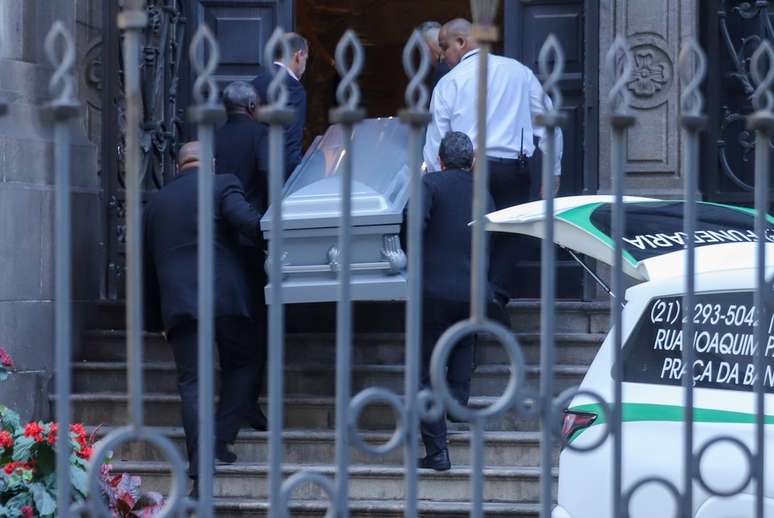 Body of the black singer Gil arrives at the Municipal Theater of Rio de Janeiro to be veil - Body of the black singer Gil arrives at the Municipal Theater of Rio de Janeiro to be veil -