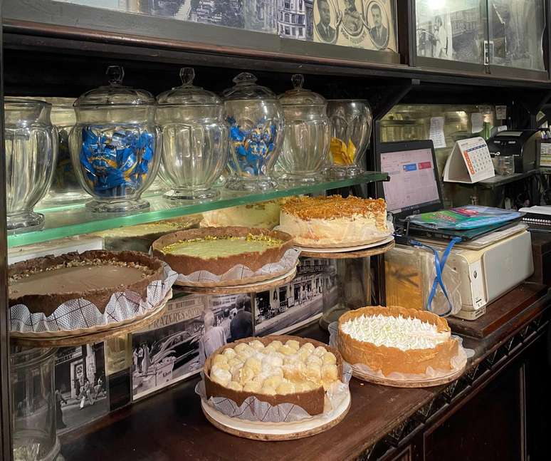 Fãs de Preta passam por doceria histórica no Rio após se despedirem da cantora