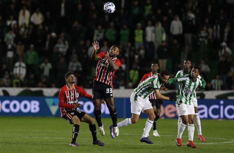 Luan volta a atuar pelo S&atilde;o Paulo ap&oacute;s quase dois anos &ndash;