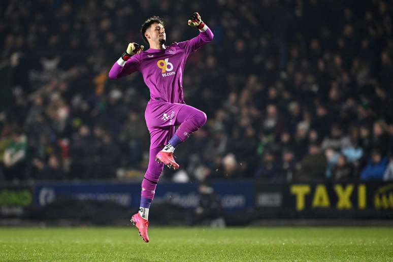 Trafford comemorando uma vit&oacute;ria do Burnley 