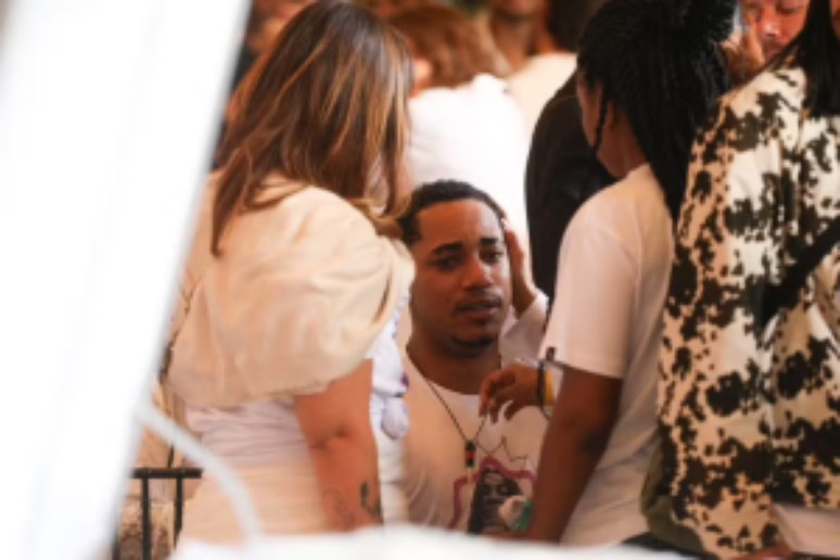 The last report by Black Gil, the Kannalha, is crying in the wake of the singer
