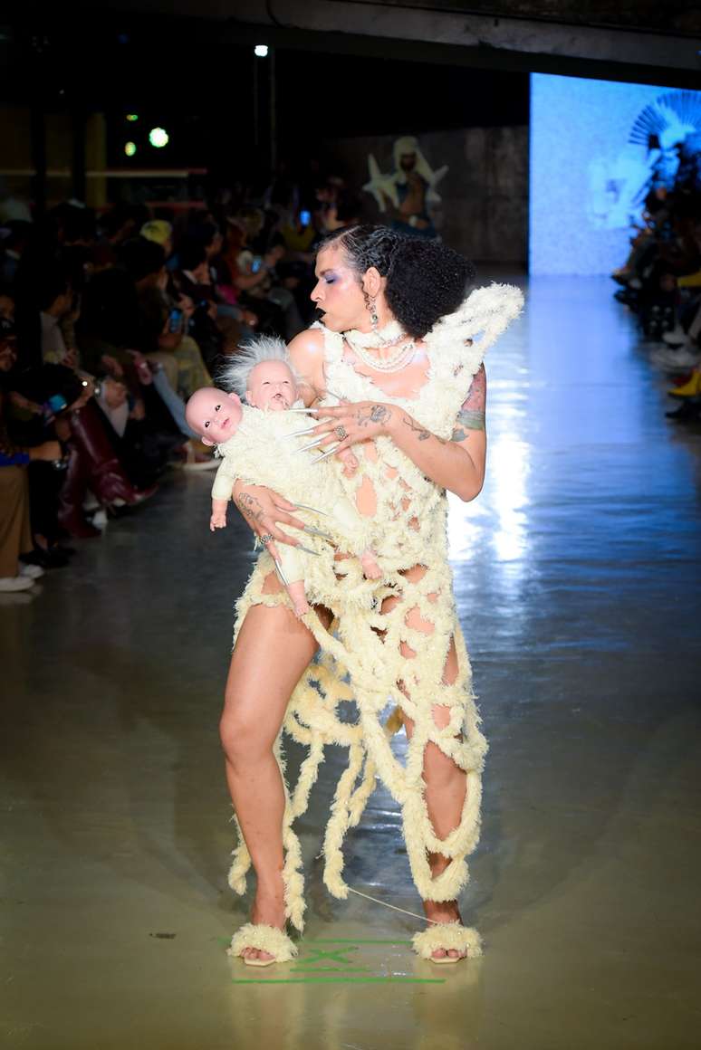 Desfile Vittor Sinistra 