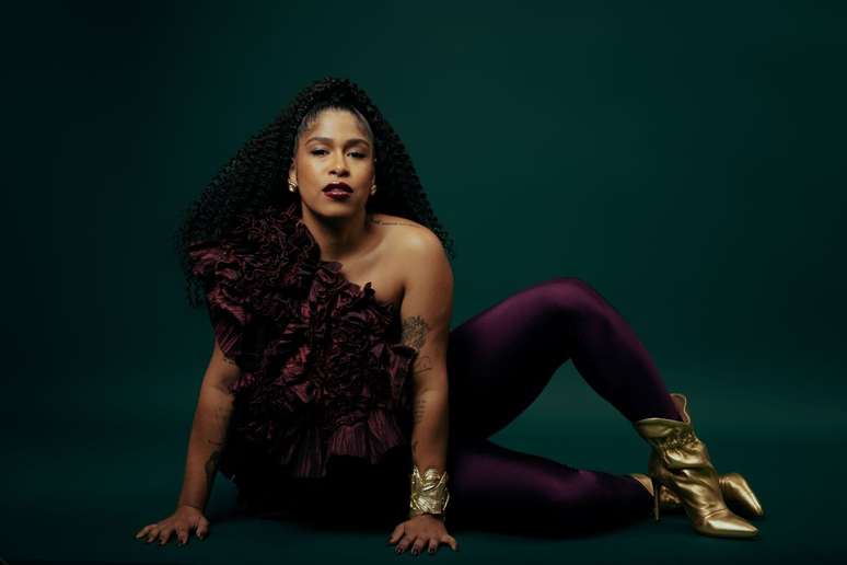 Um momento crucial da carreira de Drik Barbosa foi o lançamento da música Mandume, cujos versos mulheres tatuaram.