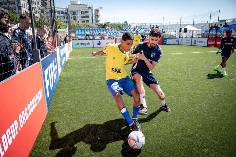 As partidas são corridas, dois tempos de sete minutos, mais um de intervalo. Nos quinze minutos de partidos, substituições são ilimitadas.