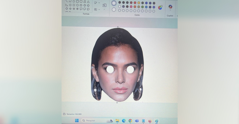 Torcedores do Sport preparam máscaras com rosto de Bruna Marquezine para provocar Neymar